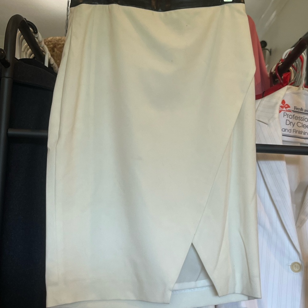 1.State off white pencil Skirt